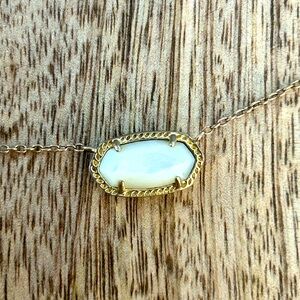 Kendra Scott Elisa Pendant 
Very Nice!